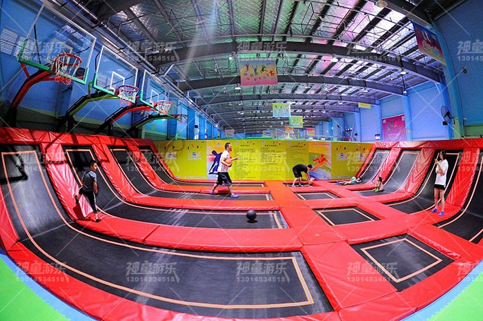 兒童樂園超級(jí)大蹦床