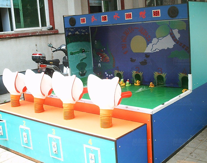 四人戲水鴨 四人戲水鴨