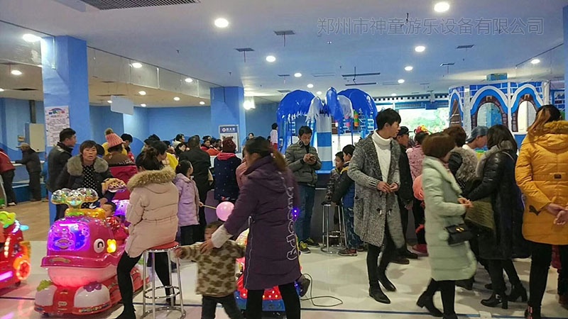 兒童樂(lè)園設(shè)備